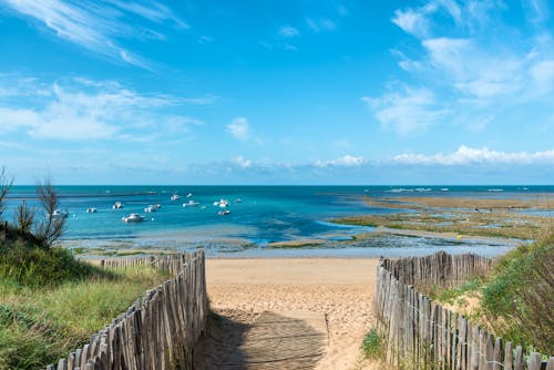 Strand auf der Insel Oleron am Atlantik &ndash; &copy; Eric Cowez - stock.adobe.com