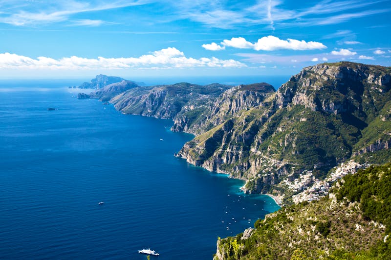 Punta Campanella, Amalfiküste un dInsel Capri im Hintergrund - ©riccardomotti - stock.adobe.com