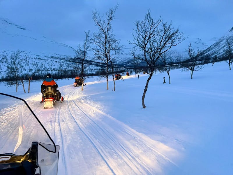  Motorschlittenfahrt in den Lyngenalpen, Norwegen - ©Madlena Voigt - Eberhardt TRAVEL