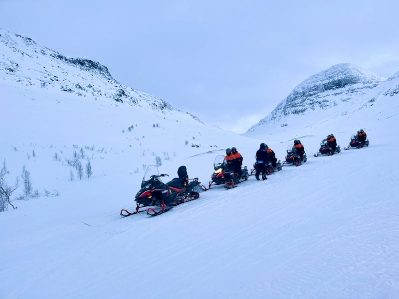  Motorschlittenfahrt in den Lyngenalpen, Norwegen - ©Madlena Voigt - Eberhardt TRAVEL