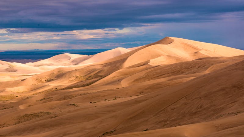 Chongor Sanddüne in der Wüste Gobi - Sonnenuntergang - ©Batbayar - stock.adobe.com