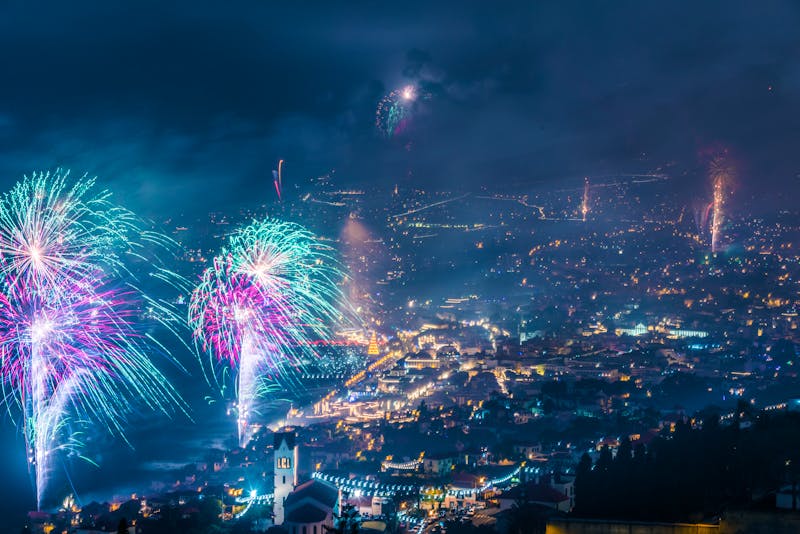 Funchal auf Madeira - grandioses Silvester-Feuerwerk über dem Meer - ©Artem - stock.adobe.com