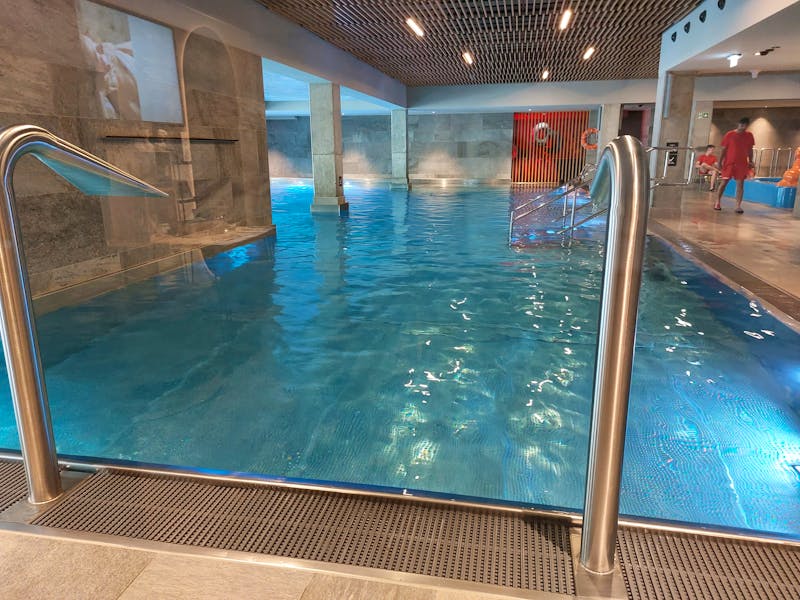 Schwimmbad im Radisson Resort – ©Sybille Schober