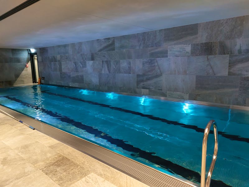 Schwimmbecken im Radisson Resort – ©Sybille Schober