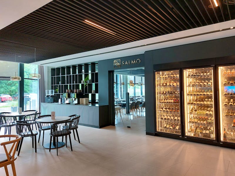 Eingang zum Hauptrestaurant im Radisson Resort – ©Sybille Schober