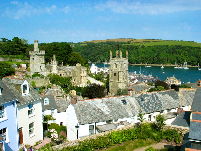Fowey in Cornwall - Heimatort der Autorin Daphne Du Maurier - ©Diana Leadbetter - stock.adobe.com