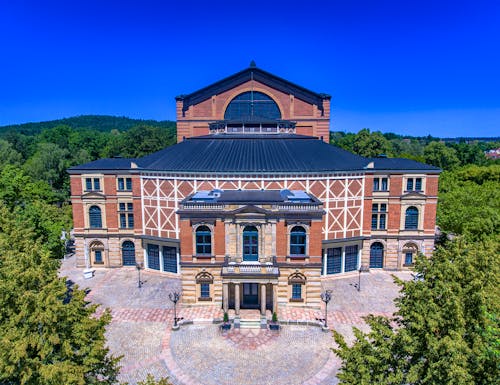 Festspielhaus in Bayreuth – © copter.pictures - stock.adobe.com