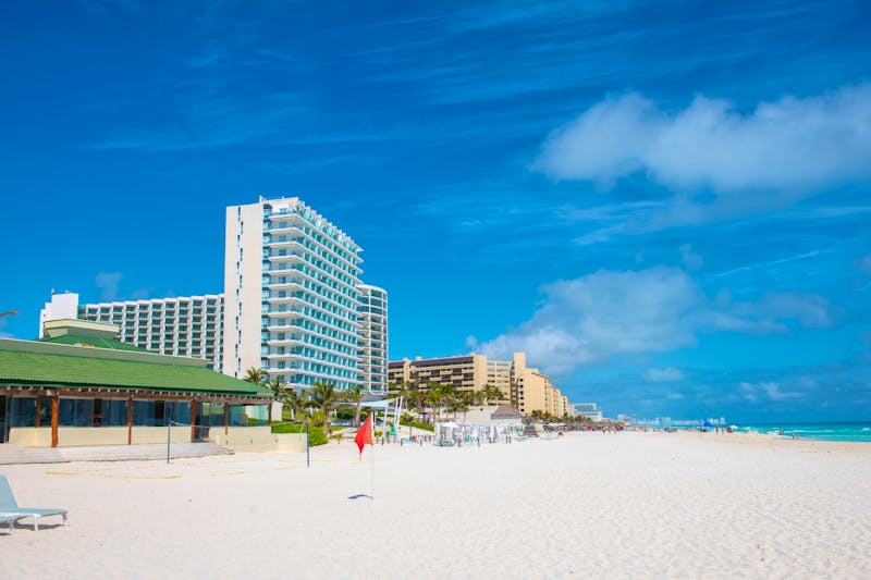 Cancun beach and Seadust Cancun Family Resort, Cancun, Quintana Roo QR, Mexico. - ©Wangkun Jia - stock.adobe.com
