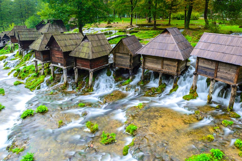 Hölzerne Wassermühlen in Jajce - Bosnien-Herzegowina - ©Noradoa - stock.adobe.com