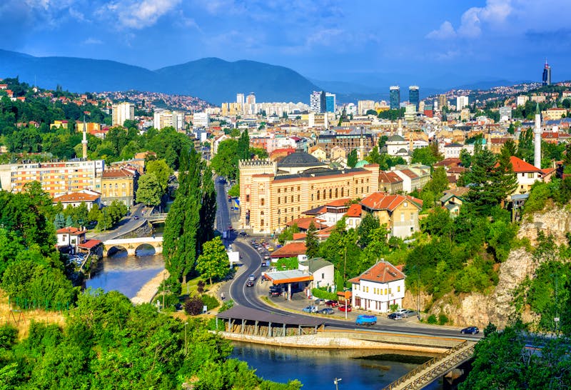 Sarajevo am Miljacka-Fluss - Hauptstadt von Bosnien-Herzegowina - ©Boris Stroujko - stock.adobe.com