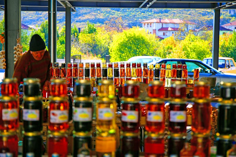 Honig-Laden in Bosnien - ©Elena Skalovskaia - stock.adobe.com