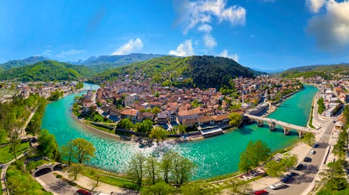 Konjic am Fluss Neretva in Bosnien-Herzegowina &ndash; &copy; Samet - stock.adobe.com