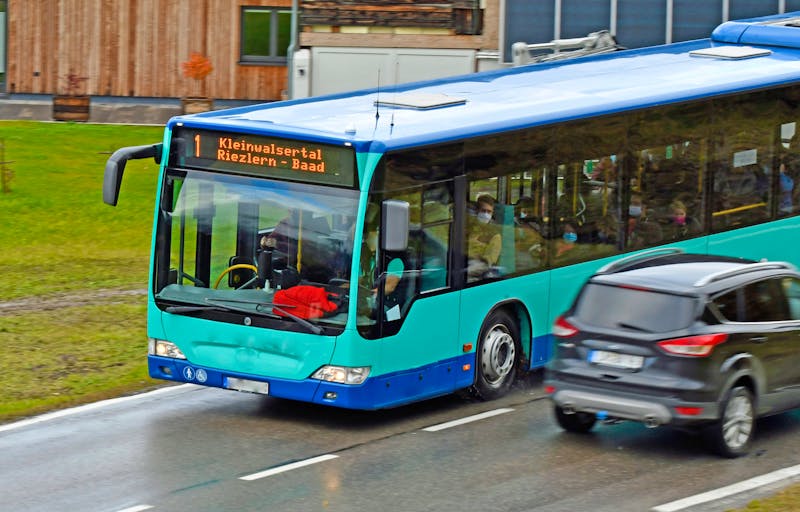 Wanderbus im Kleinwalsertal - Riezlern - ©lotharnahler - stock.adobe.com