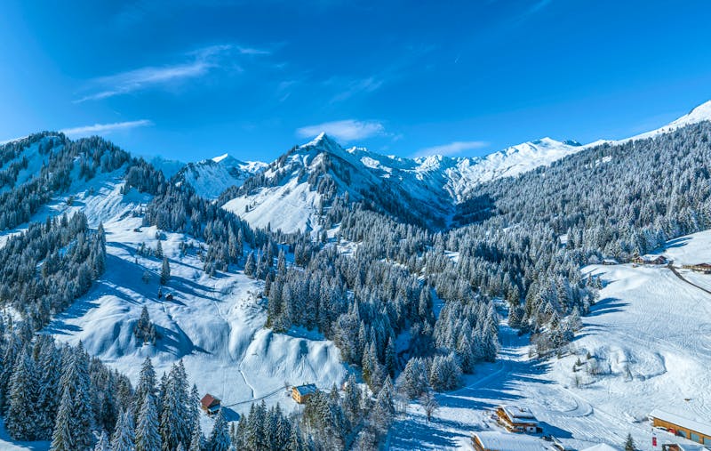 Winterwandern bei Baad im Kleinwalsertal - ©multimaps360/Rochau - stock.adobe.com