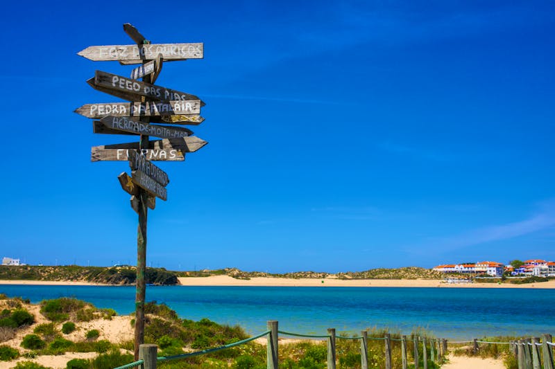 Wanderweg bei Vila Nova De Milfontes in Portugal - ©litchi cyril - stock.adobe.com