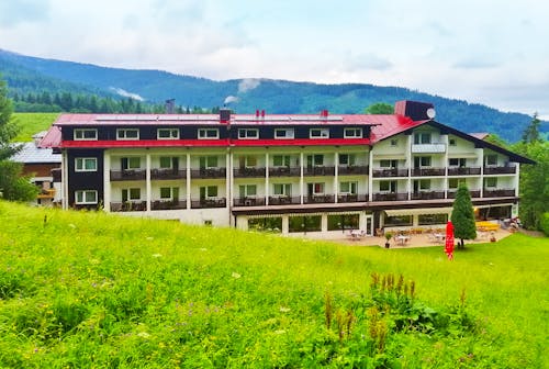 Hotel Montana in Riezlern im Kleinwalsertal &ndash; &copy; Andrej Kulikov - Eberhardt TRAVEL