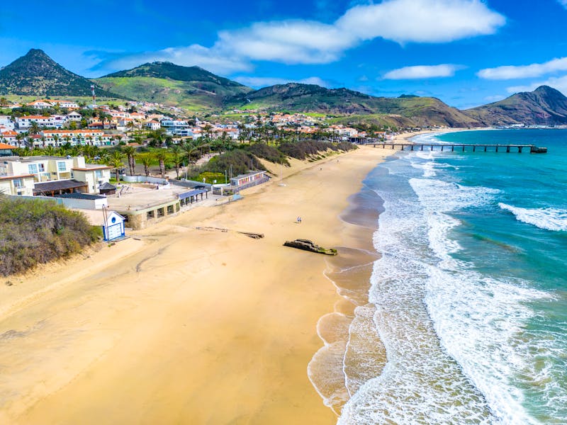 Am Strand von Vila Baleira in Porto Santo - Madeira, Portugal - ©Curioso.Photography - stock.adobe.com