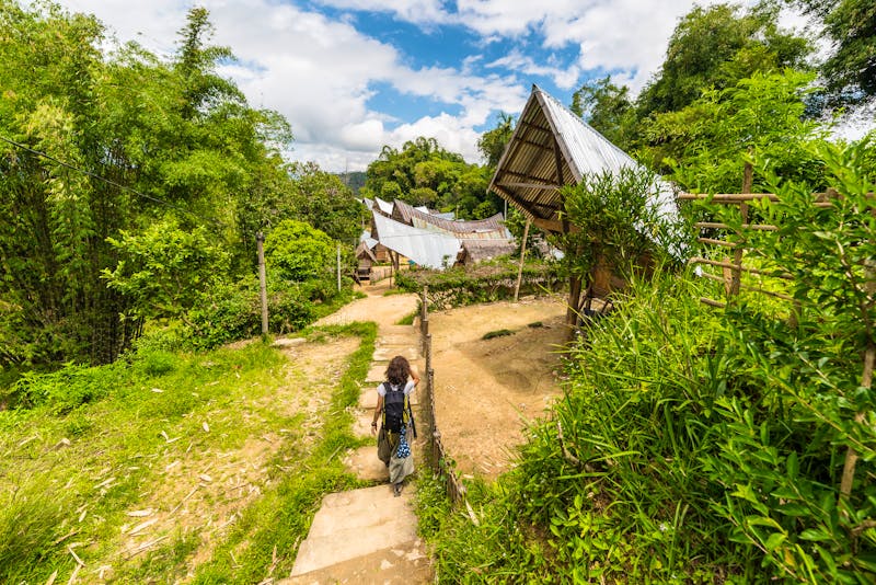 Toraja-Hochland auf Sulawesi - Spaziergang in einem typischen Dorf - ©fabio lamanna - stock.adobe.com