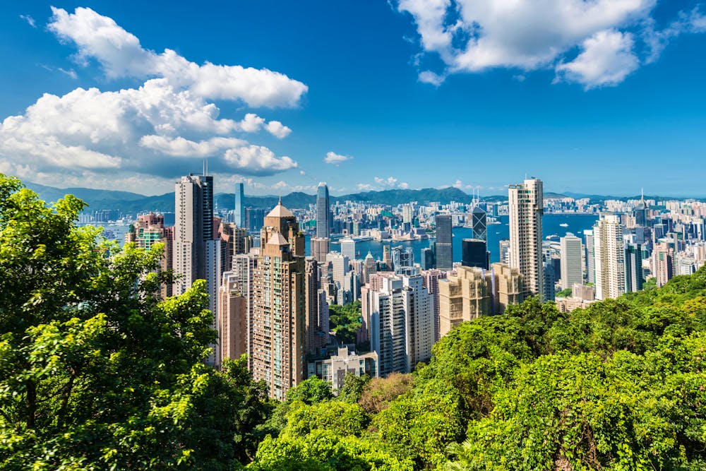 Hong Kong -  Blick vom Victoria Peak auf die Skyline &ndash; &copy; Elnur - stock.adobe.com