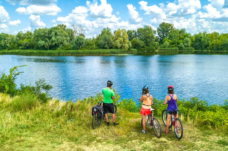 Radtour am See - ©Iuliia Sokolovska - stock.adobe.com