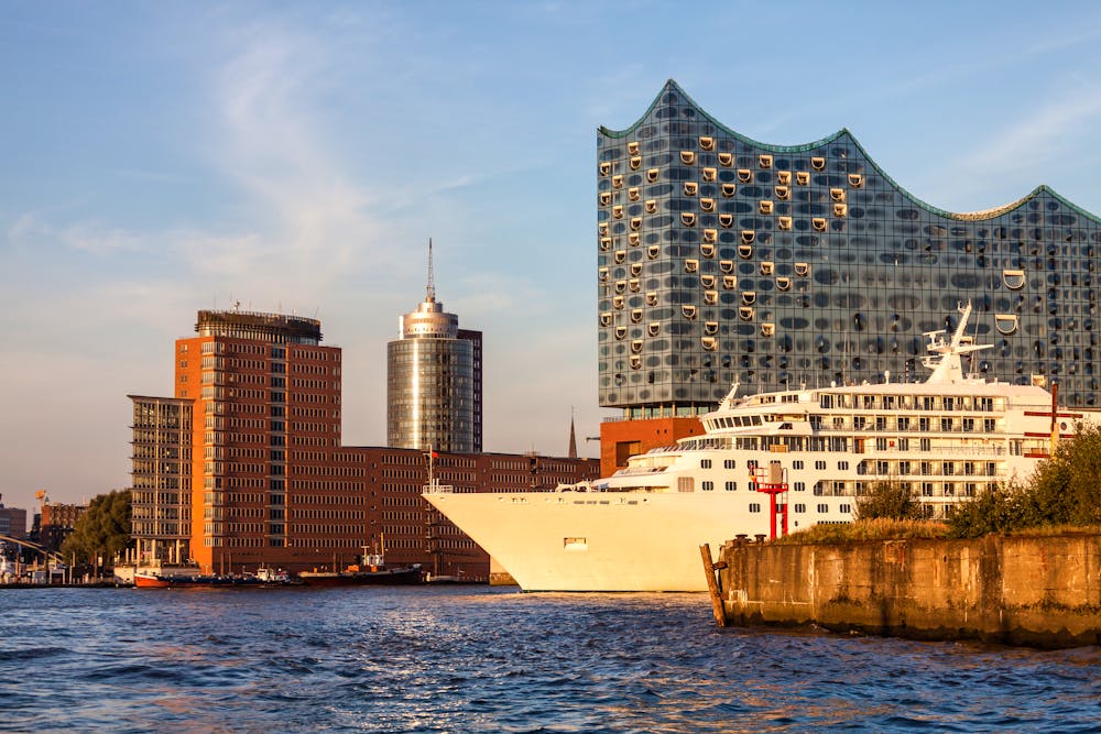 Elbphilharmonie &ndash; &copy; Simon - stock.adobe.com