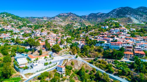 Aussicht auf den hübschen Ort Agros im Troodosgebirge - Zypern &ndash; &copy; f8grapher - stock.adobe.com