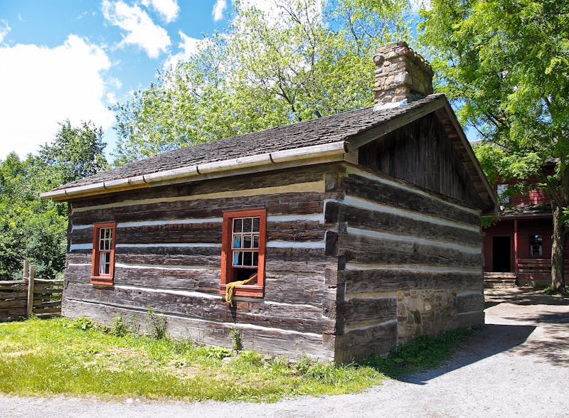Blockhäuser der ersten Siedler im Upper Canada Village - Morrisburg - ©alisonhancock - stock.adobe.com
