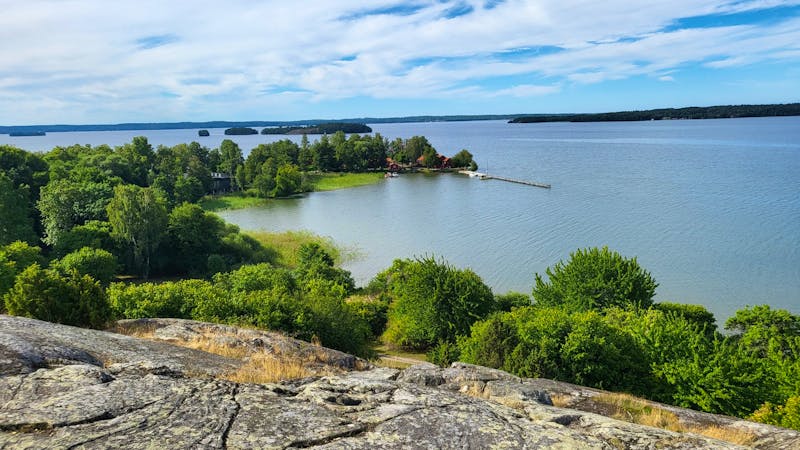 Spaziergang auf der Wikingerinsel Birka (Björkö) im Mälarsee  - ©Franziska Bergmann (Eberhardt TRAVEL)