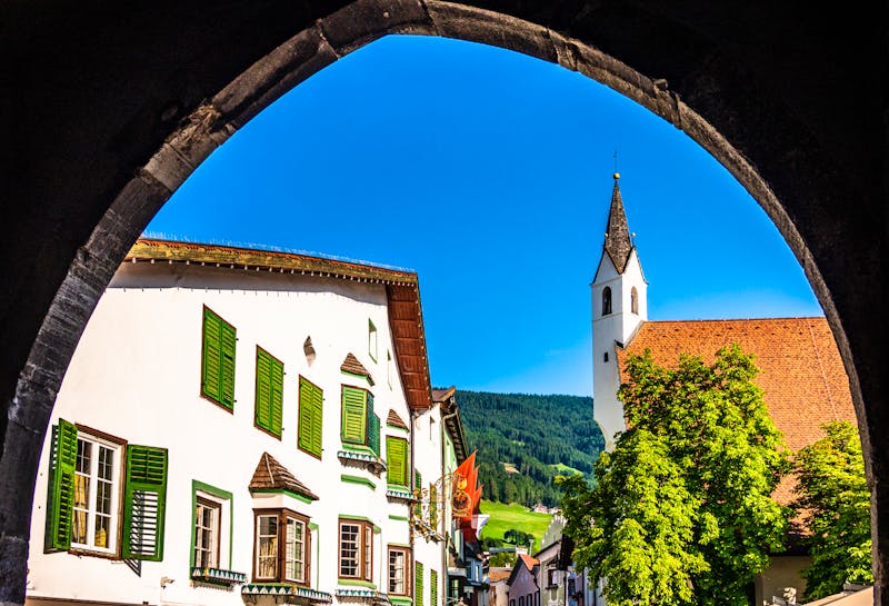 In der Altstadt von Sterzing in Südtirol - ©Ralph Hoppe / www.FooTToo.de - stock.adobe.com
