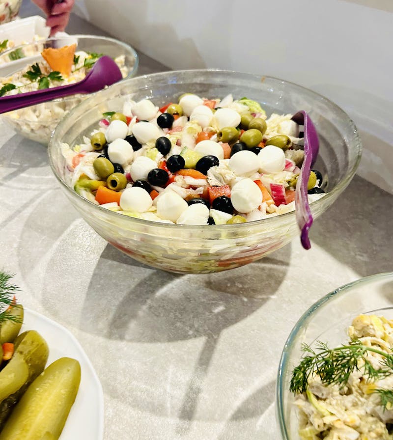 Alga Baltic Resort in Swinemünde - verschiedene Salate im Speisesaal – ©Alga Baltic Resort