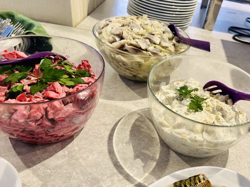 Alga Baltic Resort in Swinemünde - verschiedene Salate im Speisesaal – ©Alga Baltic Resort
