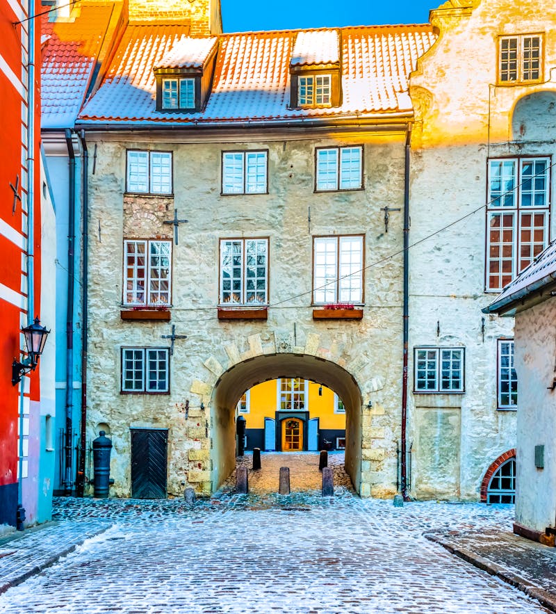 Riga im Winter - Spaziergang in der Altstadt - ©sergei_fish13 - stock.adobe.com