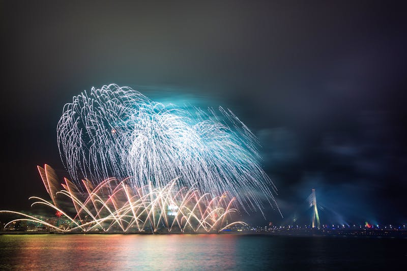  Silvester in Riga - Feuerwerk an den Brücken über die Düna - ©Copyright, Tomasz Wozniak (Raagoon),  All rights reserved.