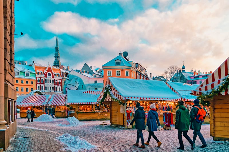 Riga im Winter - Weihnachtsmarkt in der Altstadt - ©Roman Babakin - stock.adobe.com