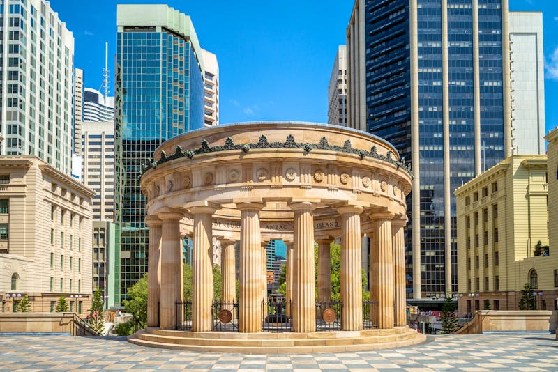 ANZAC Square und Zentralbahnhof in Brisbane - ©Richie Chan - stock.adobe.com