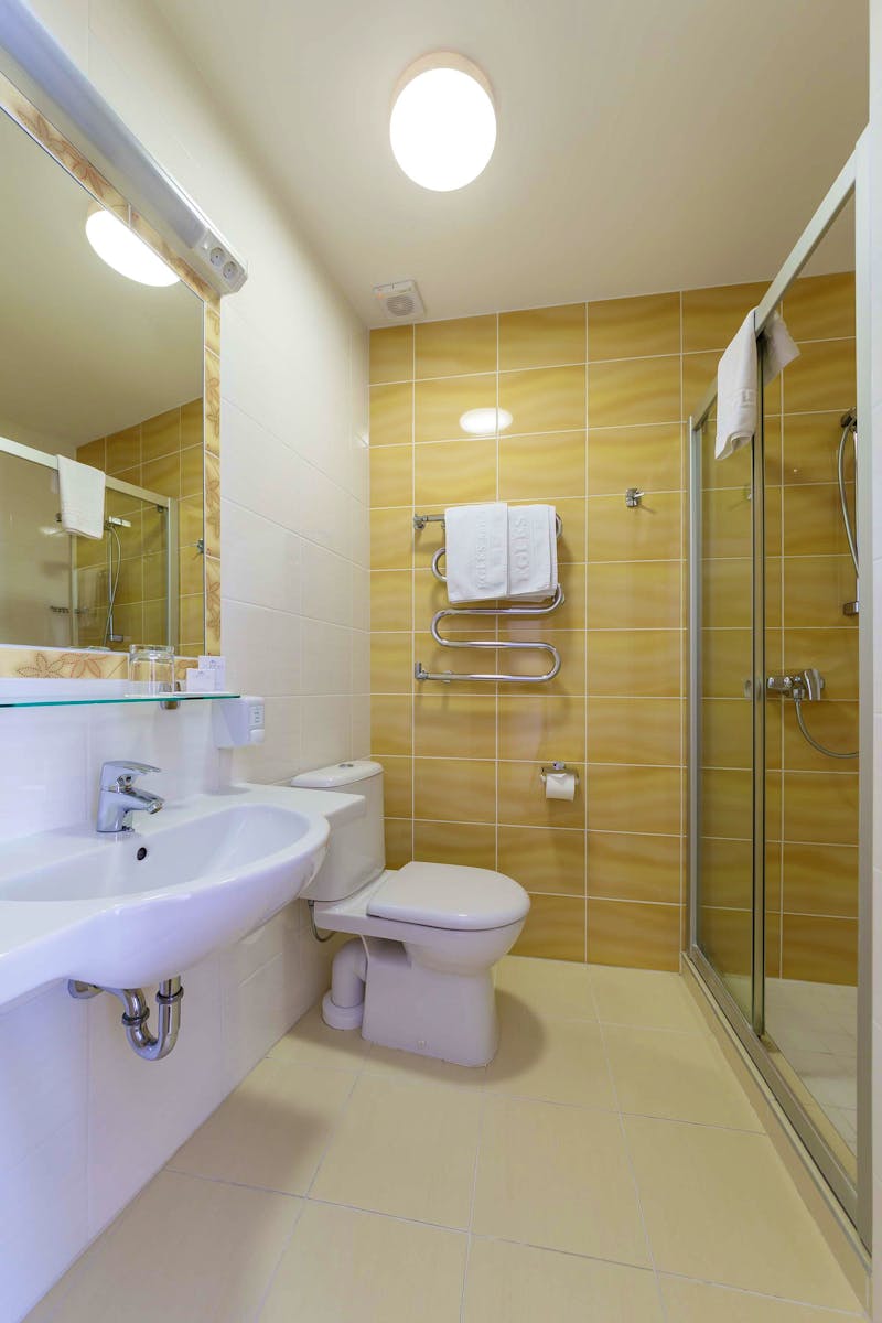 Medical SPA Eglés Birstonas in Birschtannen - Einzelzimmer Badezimmer – ©Medical SPA Eglés Birstonas