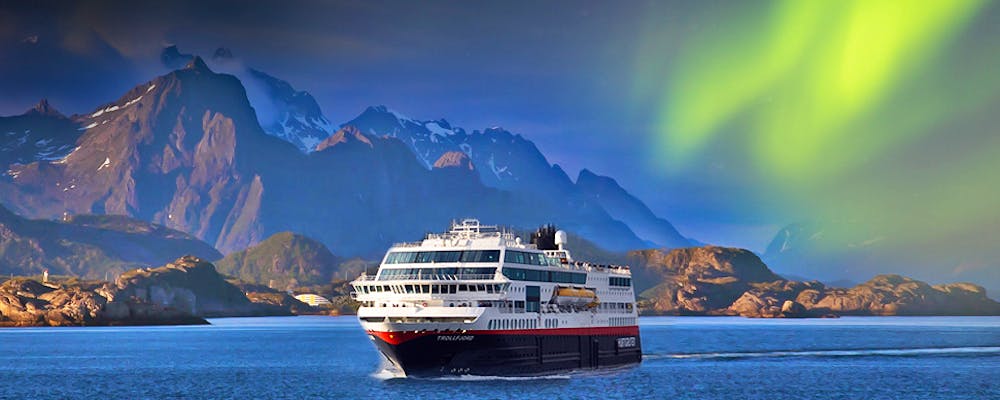 Hurtigruten MS Trollfjord zur Polarlichtzeit – © Dr Gordon Stirrat - guest image/Hurtigruten