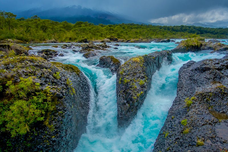 Schöne Wasserfälle in Saltos de Petrohue Chile  - ©Fotos 593 - stock.adobe.com