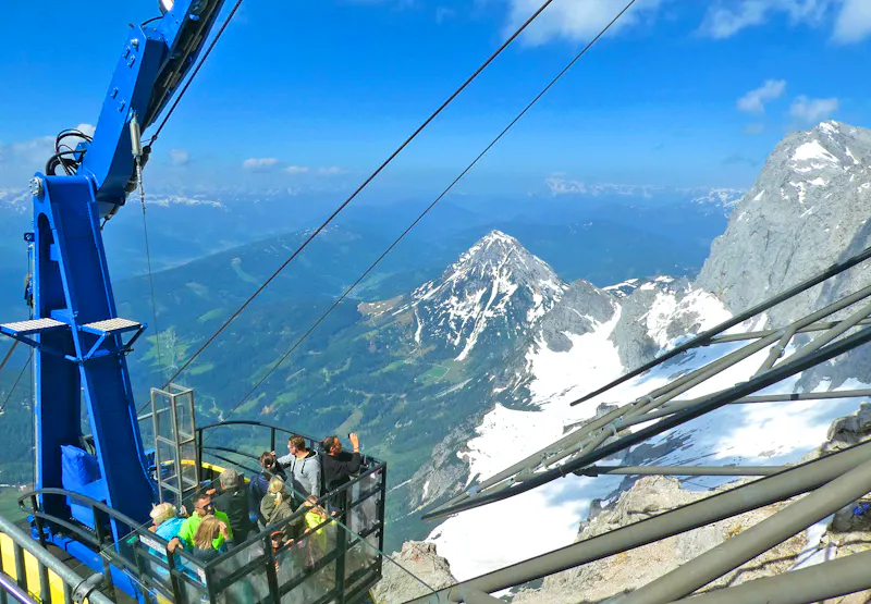 Cabrio-Gondel der Dachsteinbahn - &copy;Kerstin Hugel - Eberhardt TRAVEL