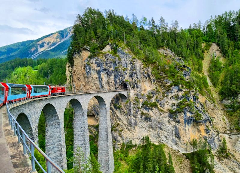 Zugfahrt mit dem Glacier-Express - Landwasserviadukt  - ©Katrin Deutschbein - Eberhardt TRAVEL