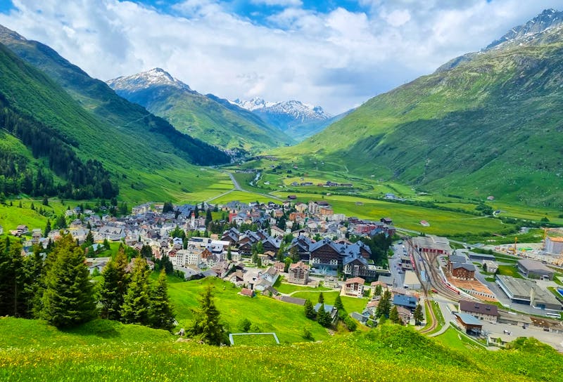 Zugfahrt mit dem Glacier-Express - Andermatt  - ©Katrin Deutschbein - Eberhardt TRAVEL