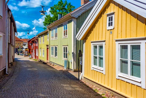 Schwedische Holzhäuser in Eksjö  &ndash; &copy; dudlajzov - stock.adobe.com