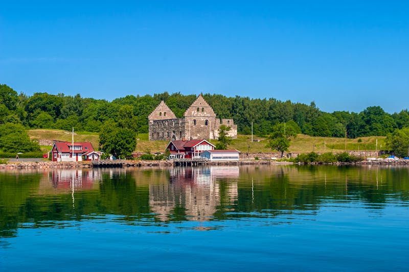 Visingsborg Ruine auf der Insel Visingsö im Vätternsee - ©Lars Johansson - stock.adobe.com