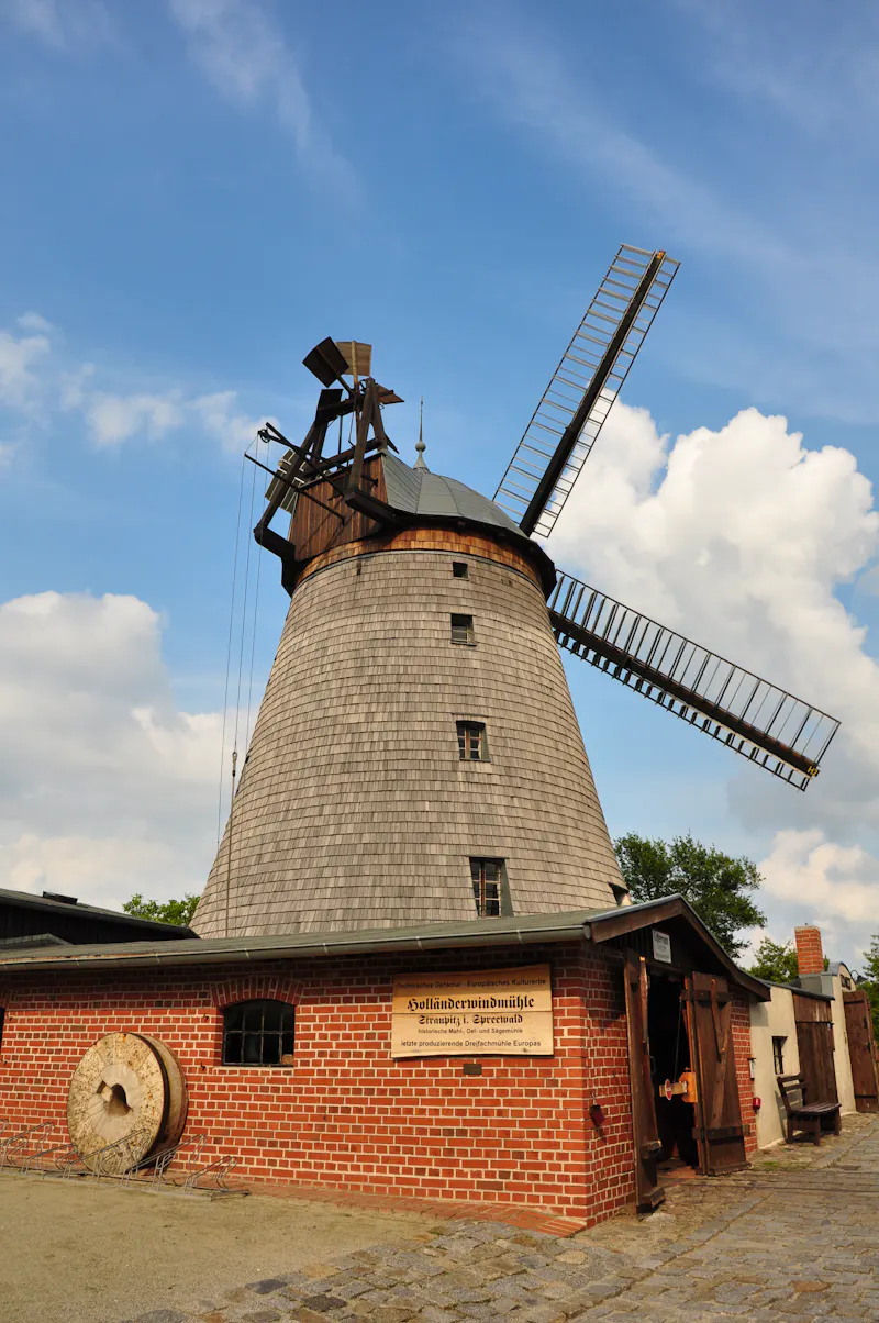 Holländerwindmühle in Straupitz im Spreewald - &copy;Henry Czauderna - stock.adobe.com