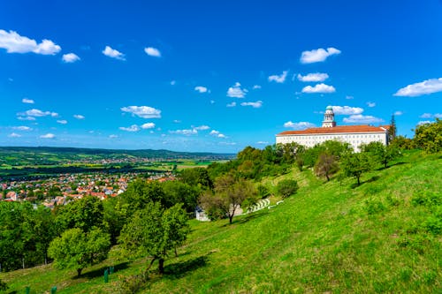 Erzabtei Martinsberg in Pannonhalma - UNESCO-Welterbe &ndash; &copy; Bernadett - stock.adobe.com