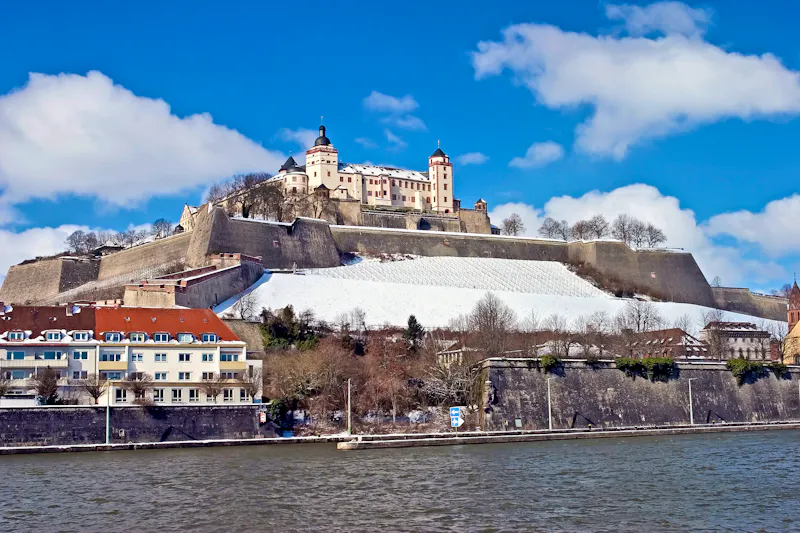 Würzburg - Blick auf die Festung und den Main im Winter - &copy;Norbert Suessenguth - stock.adobe.com