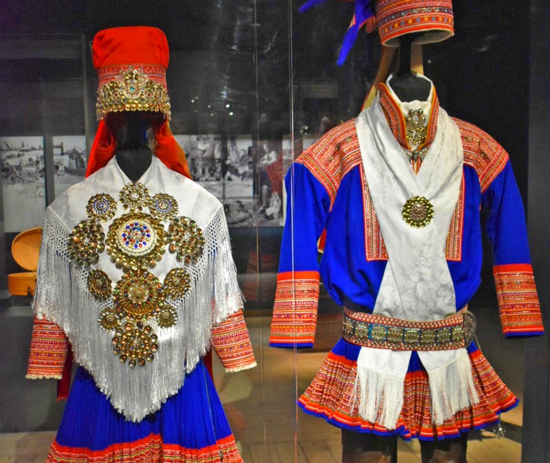 Sami Kleidung im Arktikum-Museum in Rovaniemi  - ©Mandy Rauschner - Eberhardt TRAVEL