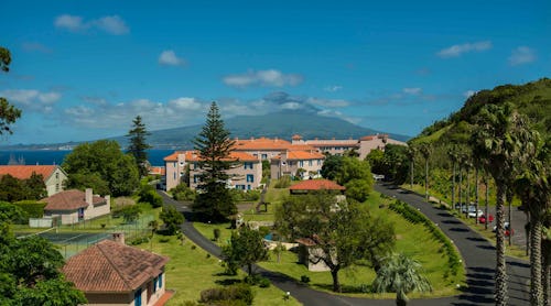 Horta, Hotel Azoris Faial Garden - Außenansicht – © https://www.azorishotels.com/en/faialgarden