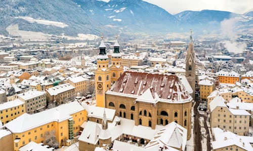Brixner Dom im Winter &ndash; &copy; fabrus - stock.adobe.com
