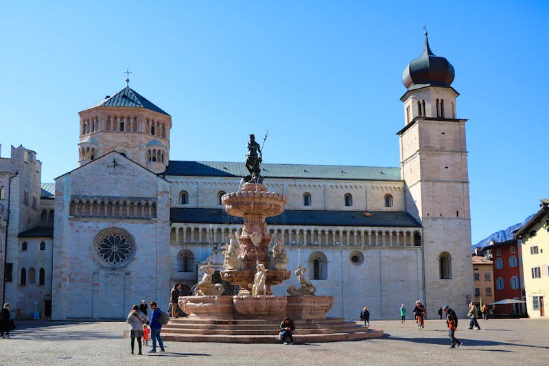Dom und Neptunbrunnen in Trient - ©ClaraNila - stock.adobe.com